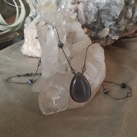 Necklace (Gray). - Picture 1 of 6
